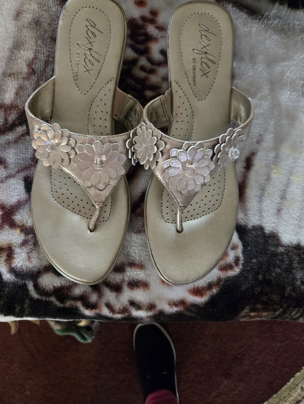 dexflex comfort Gold Floral Thong Sandals for Women
